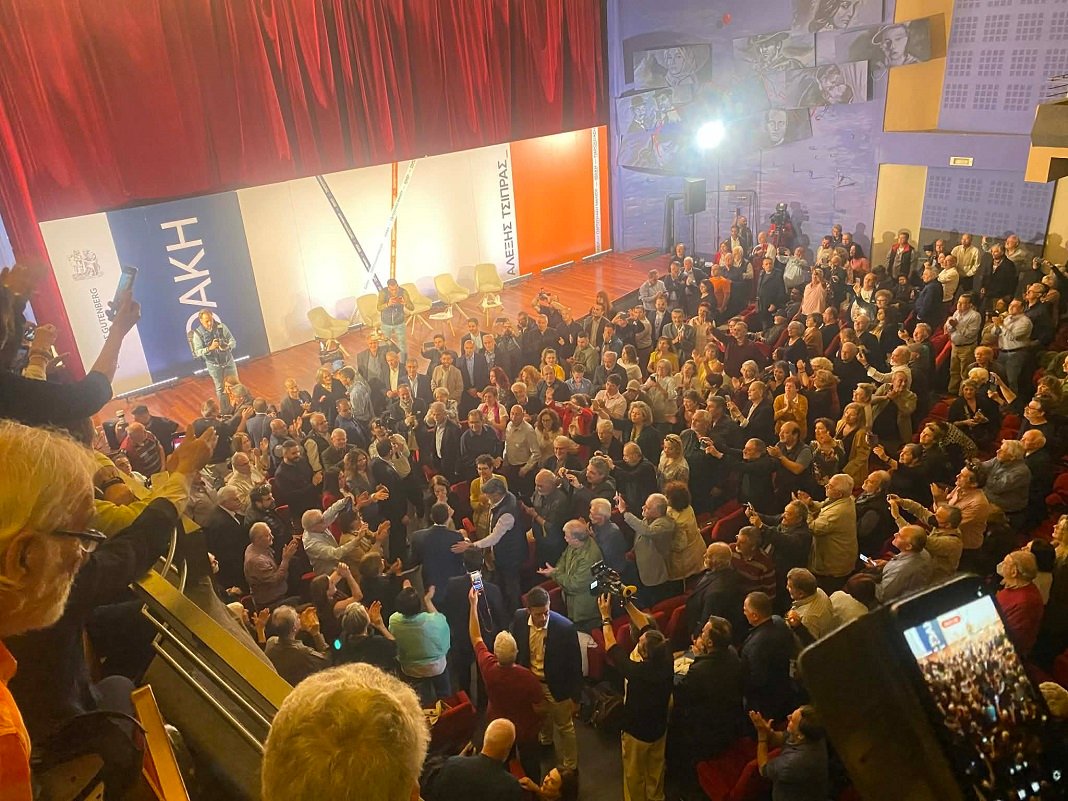Θερμή υποδοχή του Αλέξη Τσίπρα στο Ηράκλειο – Δείτε ζωντανά όλη την ομιλία για την ΙΘΑΚΗ του πρώην Πρωθυπουργού