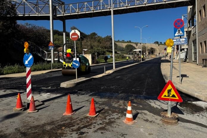 Ασφαλτόστρωση στην Λ. Πλαστήρα, στο ύψος του Πολιτιστικού  Συνεδριακού Κέντρο Ηρακλείου