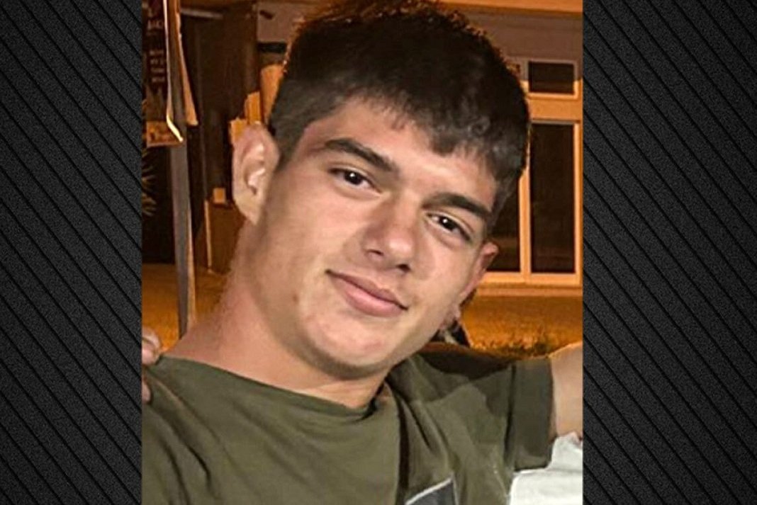 «Αν ήταν να γυρίσει το παιδί του πίσω ας σκότωνε το παιδί μου»: Το μήνυμα του πατέρα του 21χρονου Νικήτα στον δολοφόνο του γιου του
