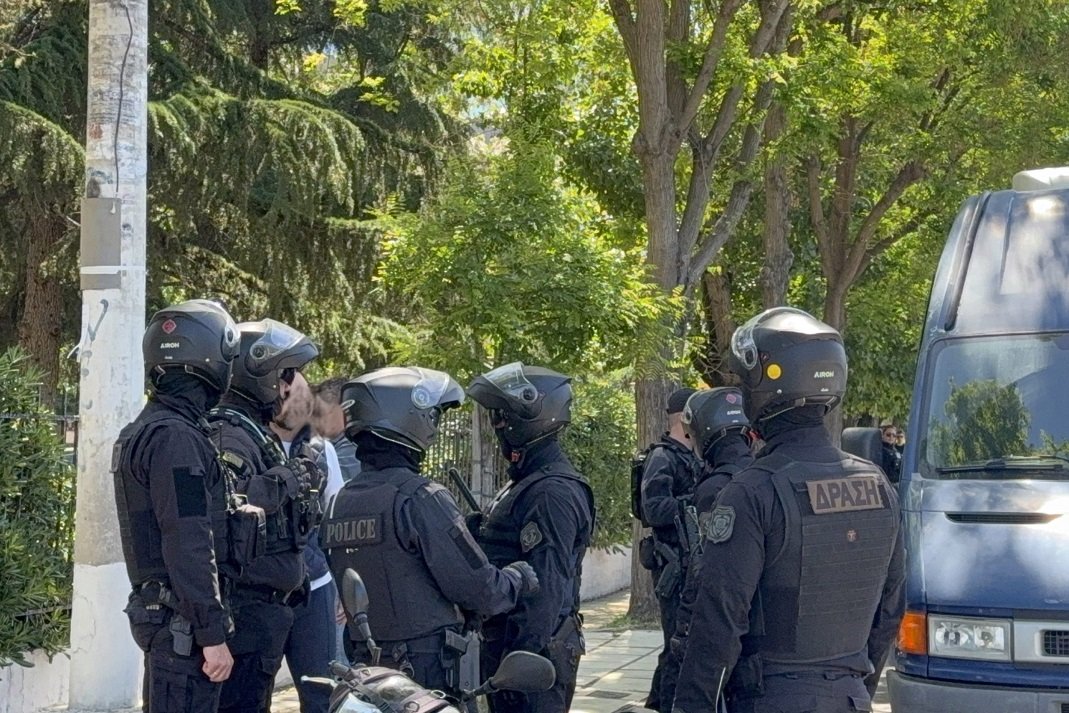 Επεισόδια ΑΠΘ: Ελεύθεροι οι 39 προσαχθέντες – Αυτεπάγγελτη προανάκριση για τα επεισόδια