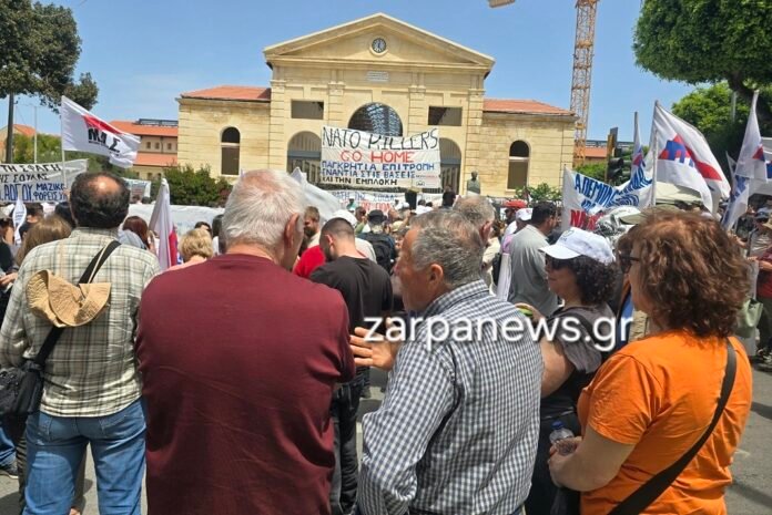 Αντιπολεμικό συλλαλητήριο στα Χανιά με πορεία προς τη Βάση της Σούδας