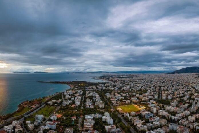 Στο πόδι οι αρχές για τη μυστηριώδη οσμή στα νότια προάστια: Πλήθος σεναρίων, αλλά χωρίς απαντήσεις για την προέλευση