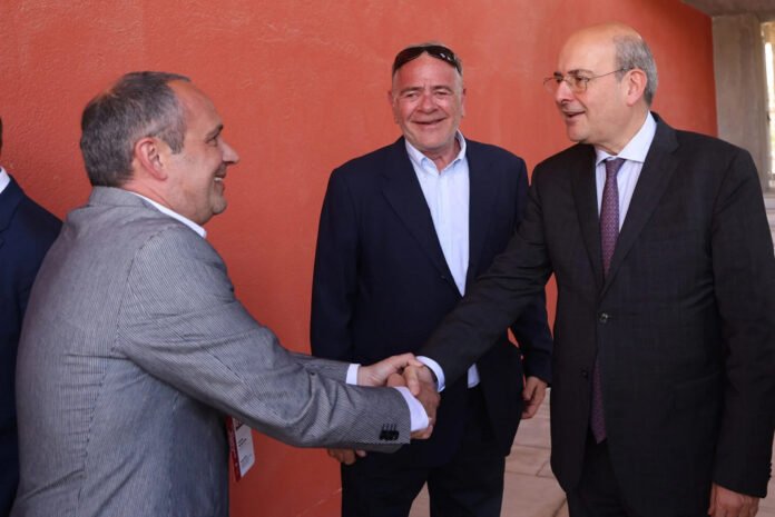 ET-Forum στην Κρήτη: Ο διάλογος για την ανάπτυξη του νησιού και η κυβερνητική στρατηγική