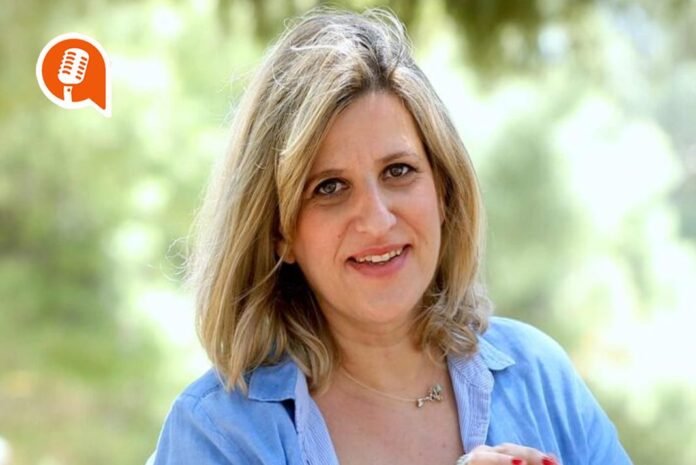 Η Ελένη Ηλιοπούλου, δημοσιογράφος και δημιουργός του www.zoosos.gr, του πρώτου μέσου στην Ελλάδα που αναδεικνύει τη δραματική κατάσταση που βιώνουν τα ζώα, μιλά για μια σοκαριστική
