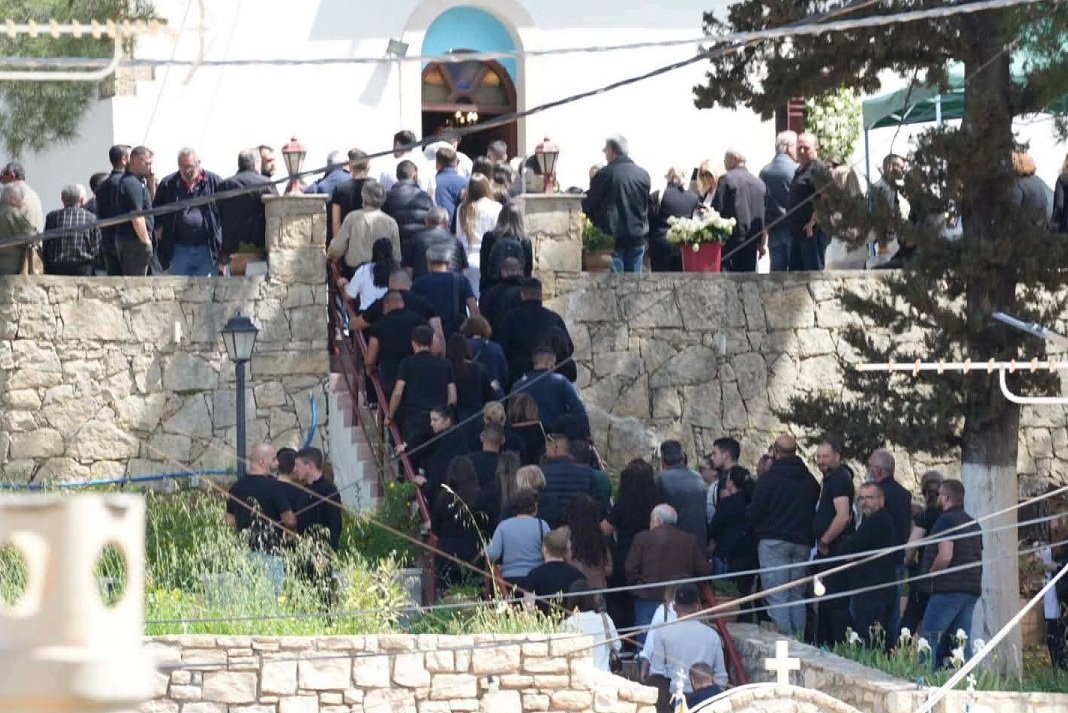 vari penthos sti kideia