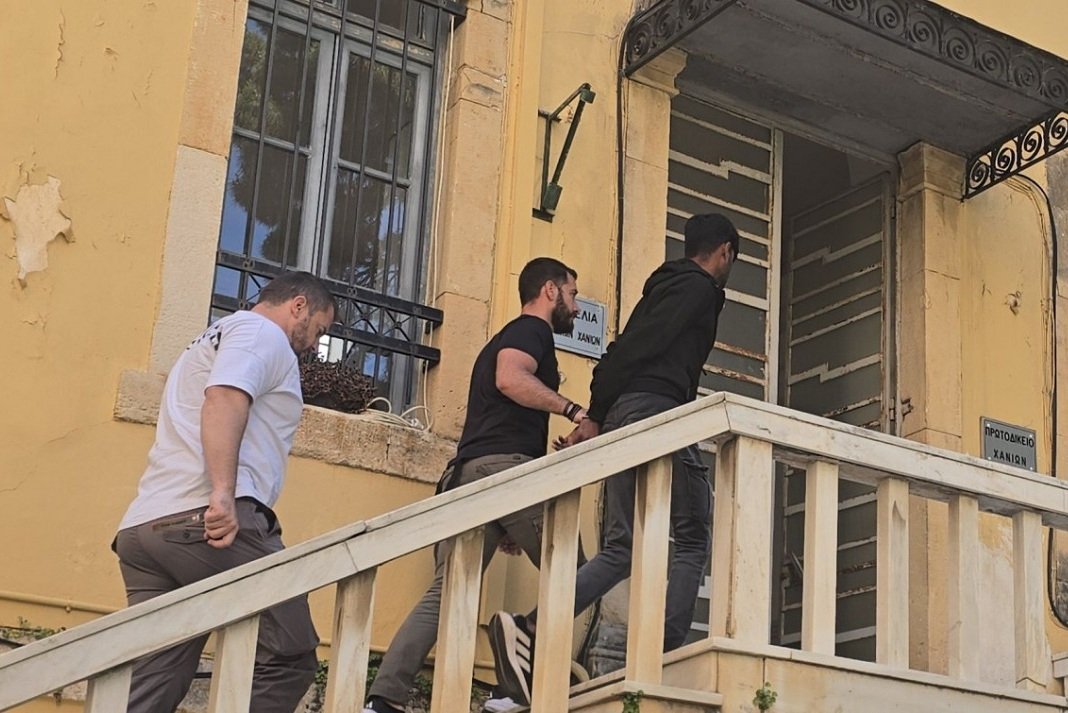 Προφυλακίστηκαν η 25χρονη μητέρα και ο σύντροφός της για την υπόθεση κακοποίησης της 3χρονης