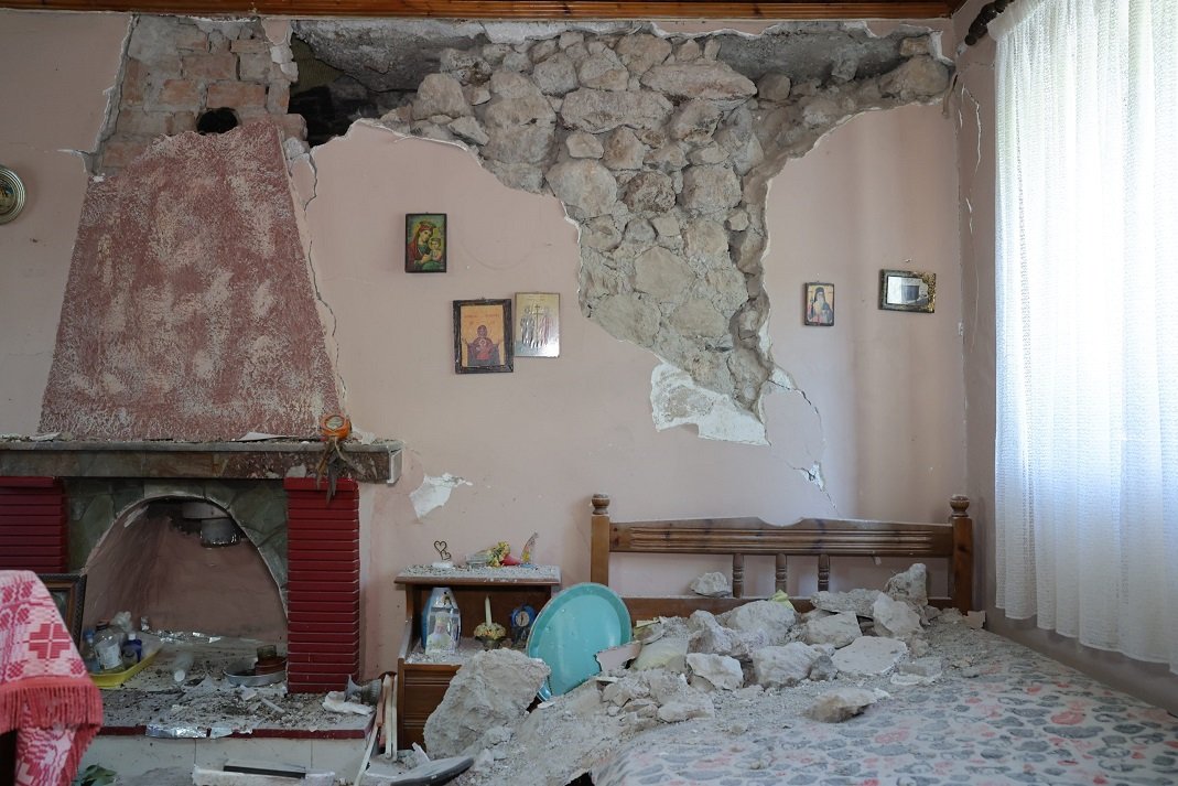 Αυτοψίες στις πληγείσες περιοχές από τους σεισμούς στη Β. Εύβοια: 26 «κίτρινα», κανένα «κόκκινο» κτίριο