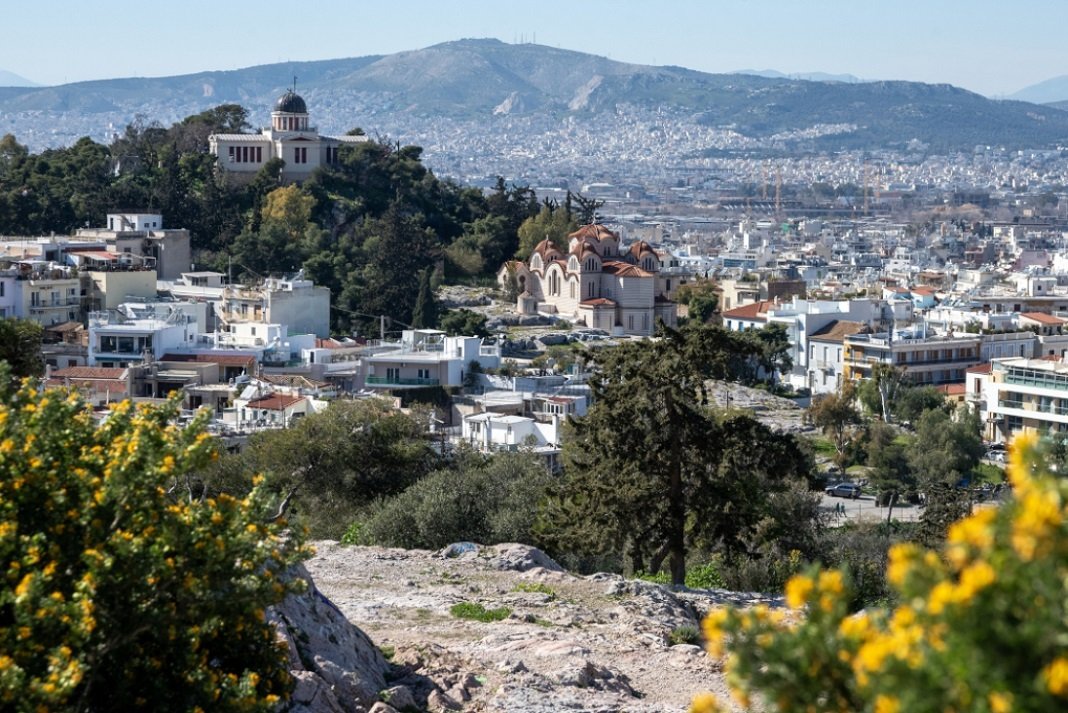 Γιατί μετοικούν οι πλούσιοι του κόσμου στην Ελλάδα – Τι δείχνουν δύο εκθέσεις από Henley & Partners και Knight Frank