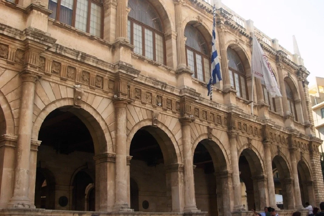 entones antidraseis sto irakleio