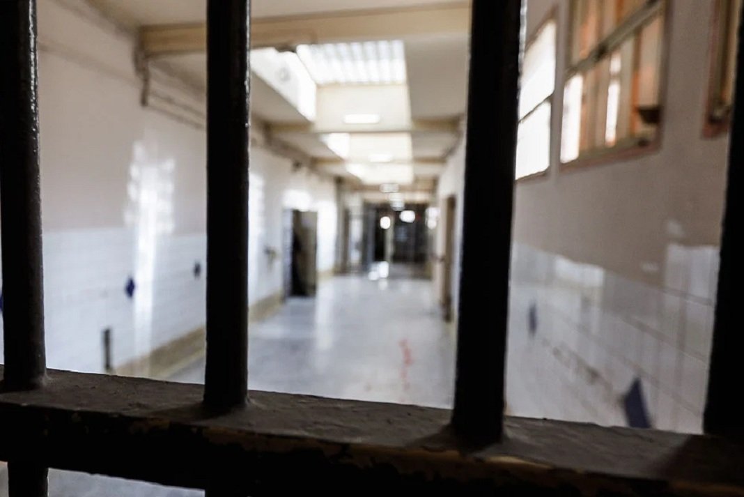 Νεκρή στα κρατητήρια 34χρονη που είχε κατηγορηθεί για την εγκατάλειψη νεογνού στην Κρήτη