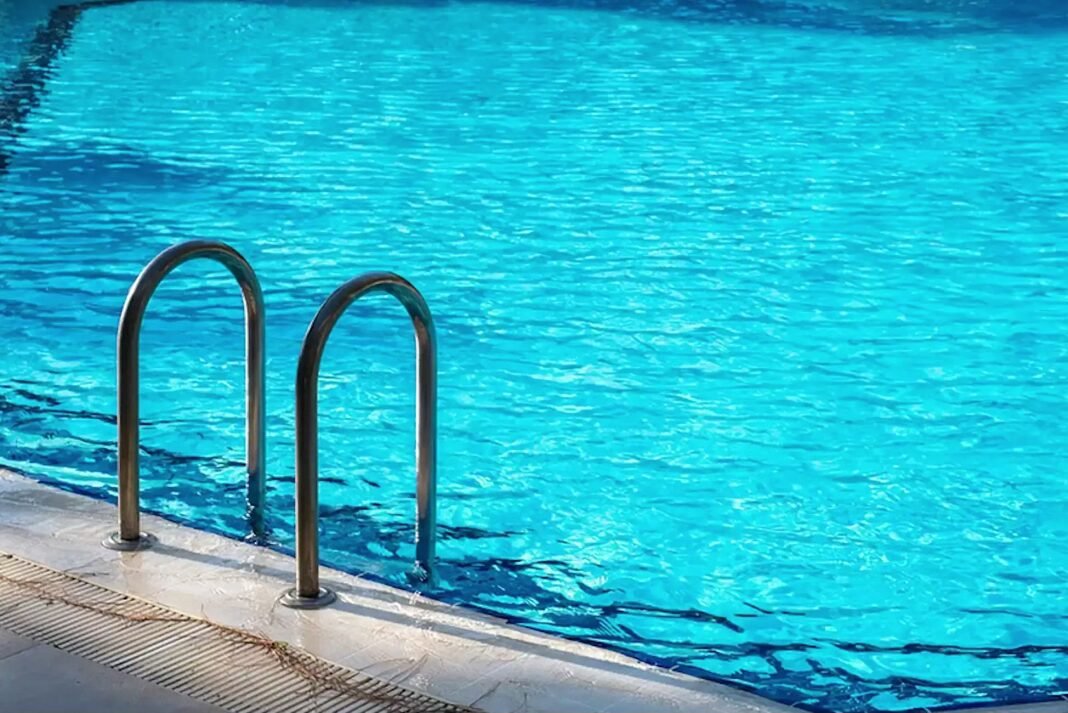 «Μας είπαν ότι ήπιε λίγο νεράκι κι εγώ είδα την Αγγελική μου ακίνητη»: Ο πατέρας της 8χρονης που πνίγηκε σε κατασκήνωση της Χαλκιδικής