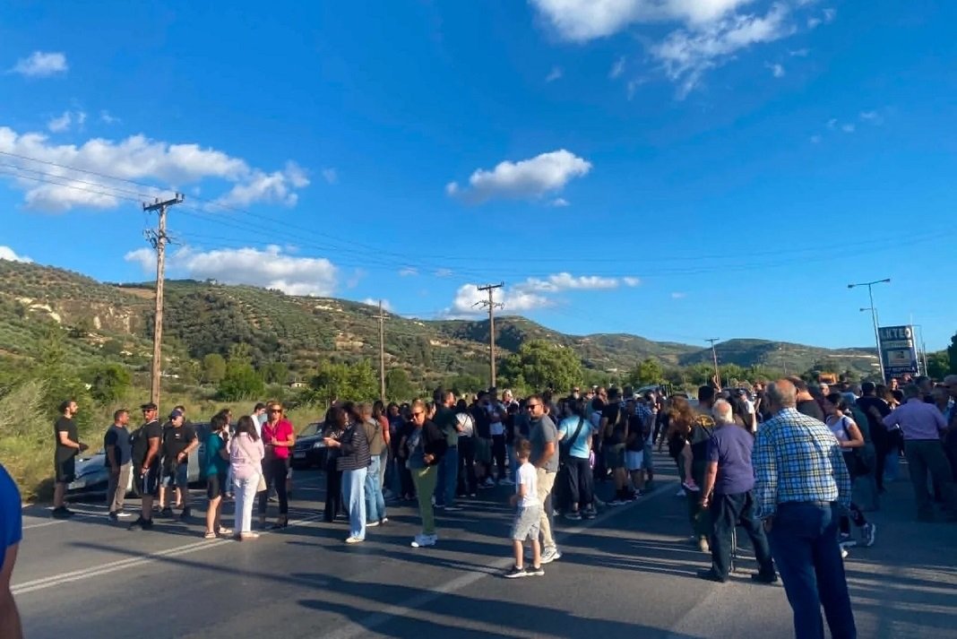 Συνεχίζονται οι αντιδράσεις για τη δομή φιλοξενίας στους Αθανάτους.
