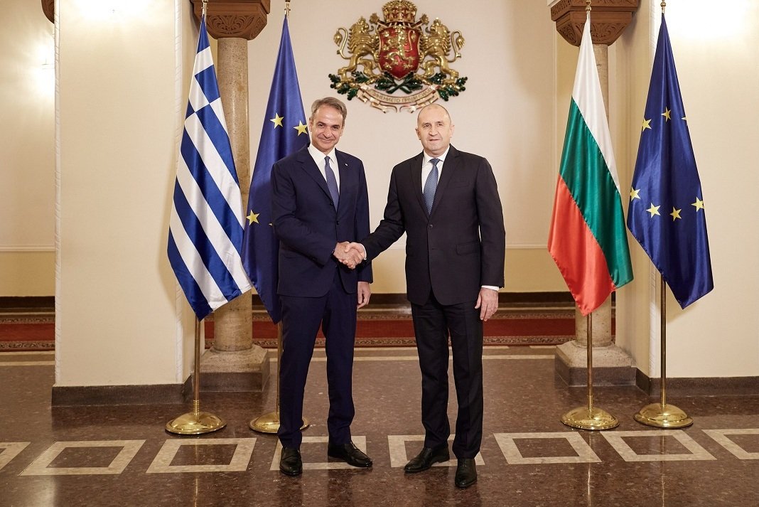 mhtsotakis apo sofia stiriksi
