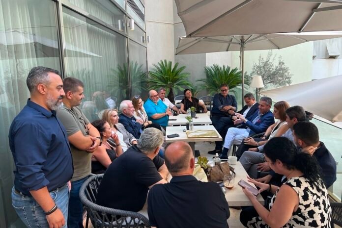 Με τη ΝΟΔΕ Ηρακλείου συναντήθηκε η υπουργός Παιδείας Σοφία Ζαχαράκη