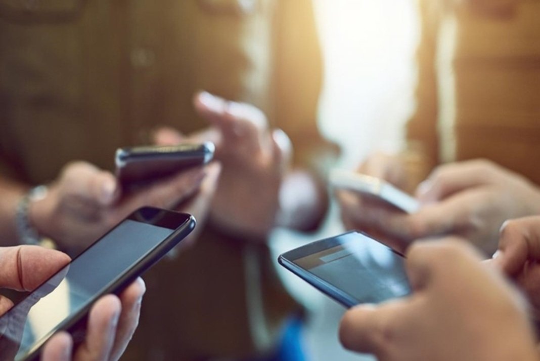 smartphones apo maziko proion