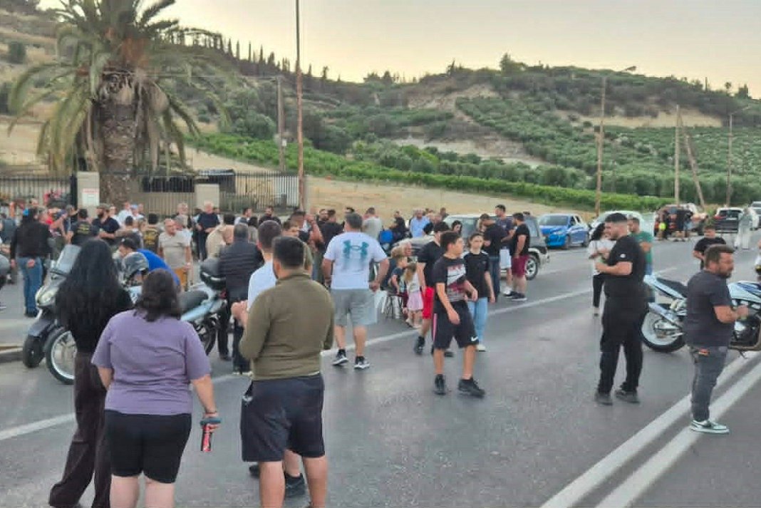 Ηράκλειο: Ανυποχώρητοι κατά της δομής οι κάτοικοι στα Σταυράκια – Κλειστός και απόψε ο Μεσαρίτικος δρόμος!
