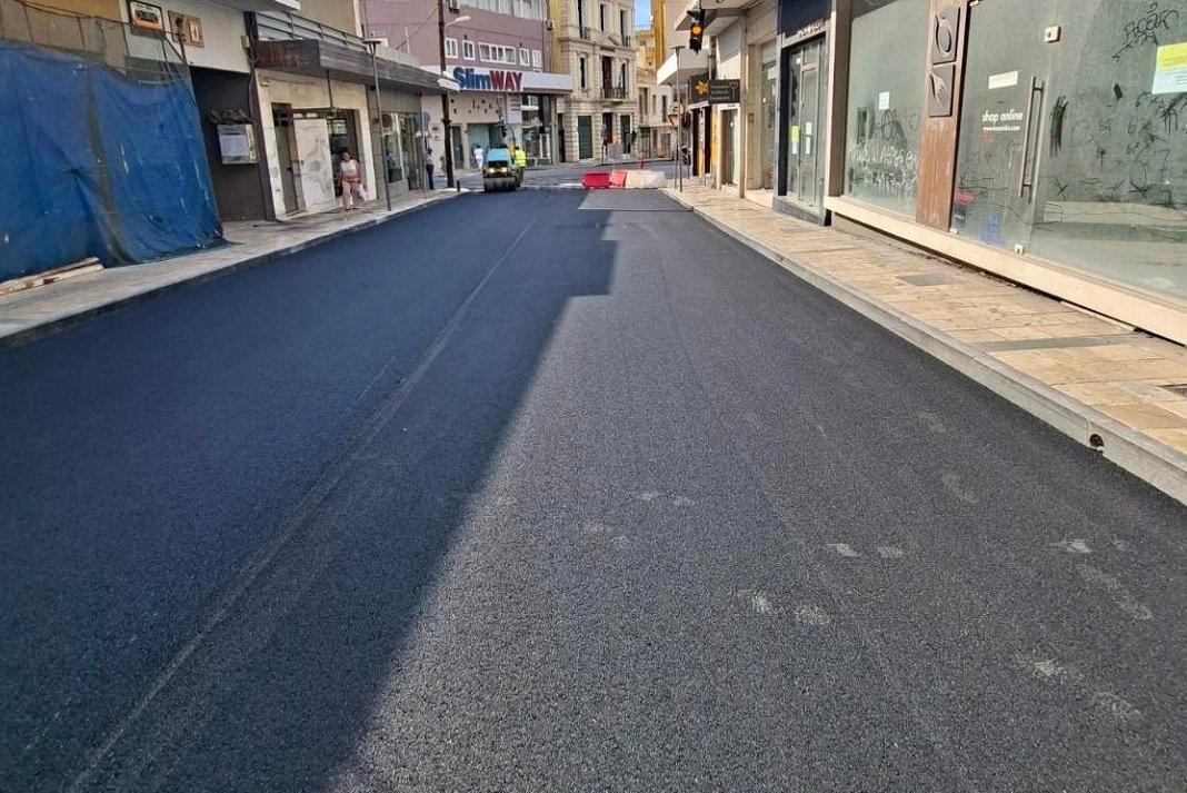 synexizontai oi asfaltostroseis