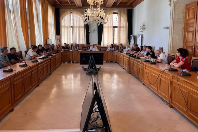 syskepsi politikis prostasias