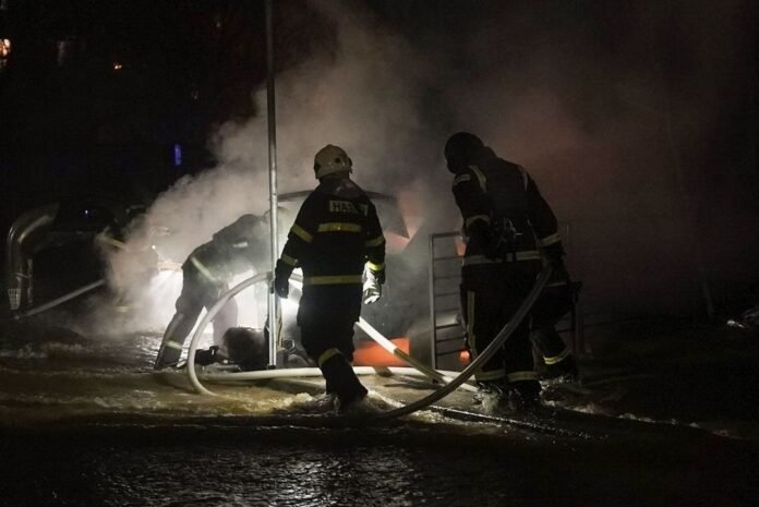 Ουκρανία: Τουλάχιστον τρεις νεκροί εξαιτίας ρωσικού βομβαρδισμού στη Ζαπορίζια