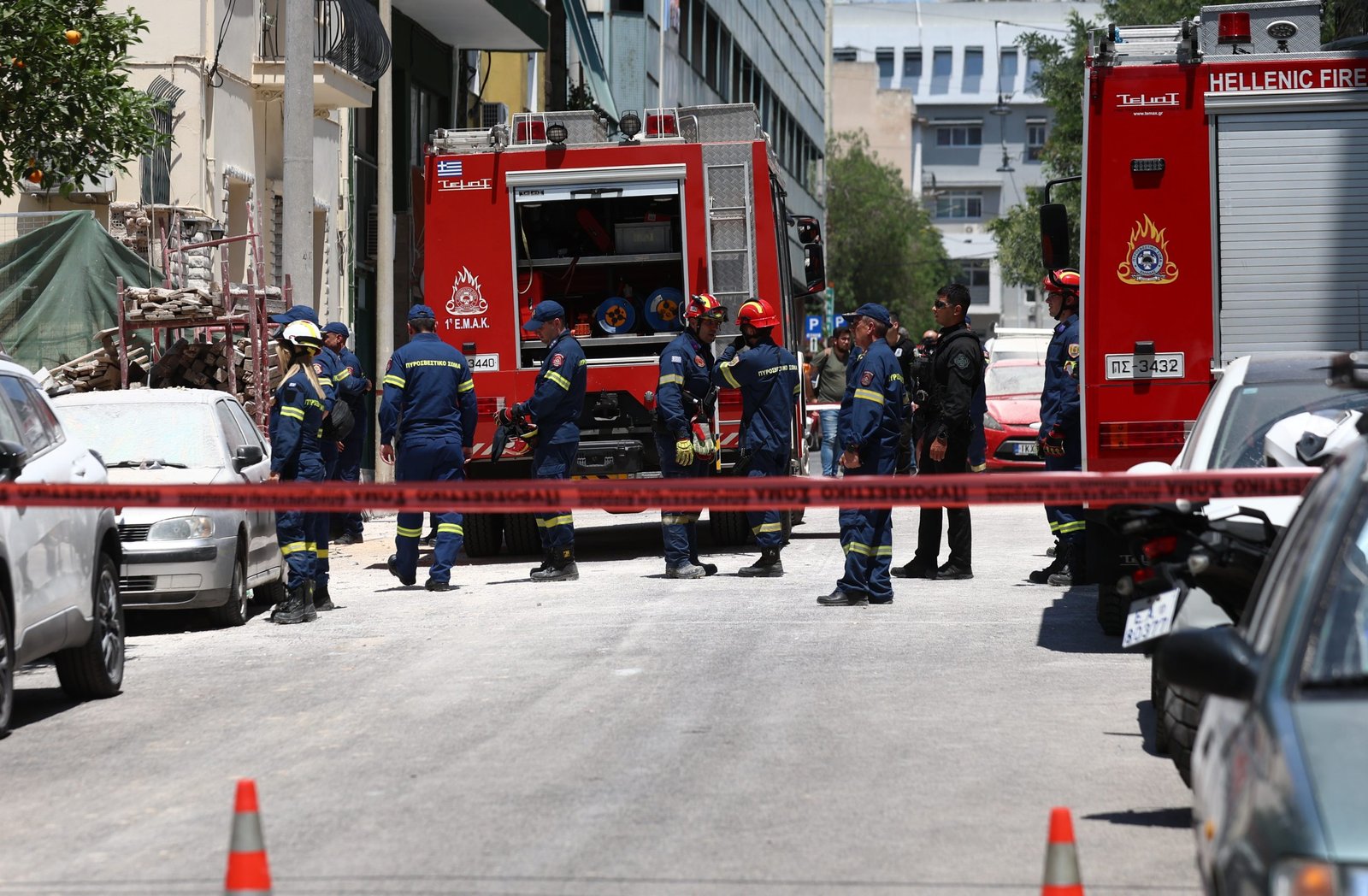 Μπλακ άουτ εν μέσω καύσωνα σε αρκετές περιοχές της Αθήνας – Εγκλωβισμοί σε ασανσέρ, σβηστά φανάρια – Πότε θα επανέλθει το ρεύμα