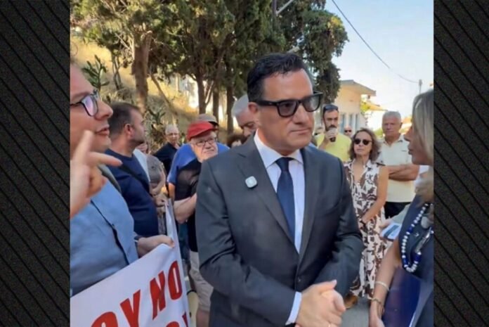 Ο Αδωνις Γεωργιάδης απαντά για τα έξυπνα γυαλιά: Ναι, φοράω τα Meta2, κοστίζουν 600 ευρώ και μυστική ή παράνομη εγγραφή με αυτά, δεν γίνεται