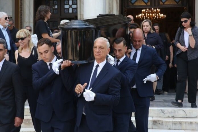 Το τελευταίο αντίο στην Μάρω Κοντού