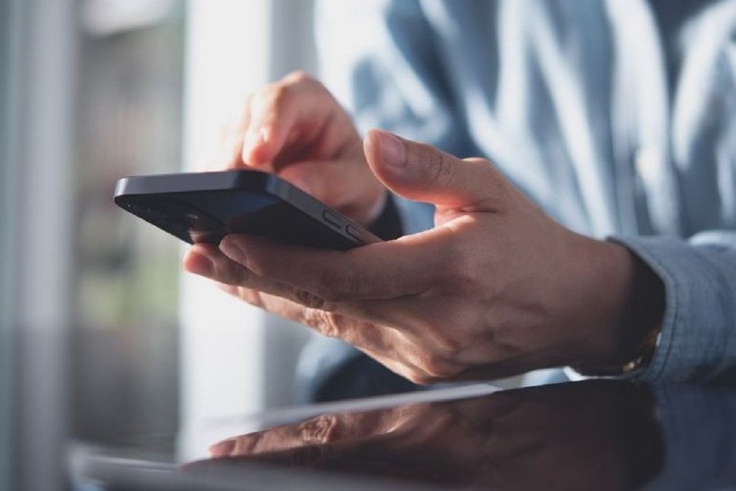 Voucher έως 70 ευρώ για smartphone: Ποιοι είναι οι δικαιούχοι - Πώς θα το πάρετε