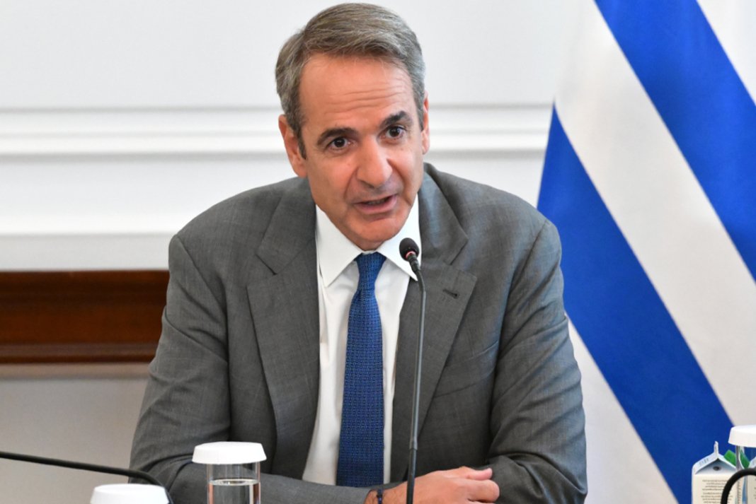 Μητσοτάκης για τις πυρκαγιές: Προτεραιότητα η προστασία της ανθρώπινης ζωής – Στήριξη στους πληγέντες και τις οικογένειες των πυροσβεστών