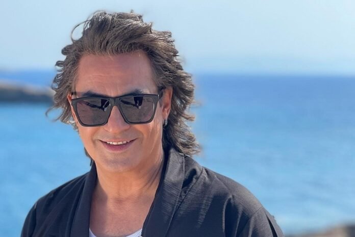 Διονύσης Σχοινάς: «Έγραψαν πάρα πολλά για εμένα τότε, ότι “κάθεται σπίτι και δουλεύει η γυναίκα του”»