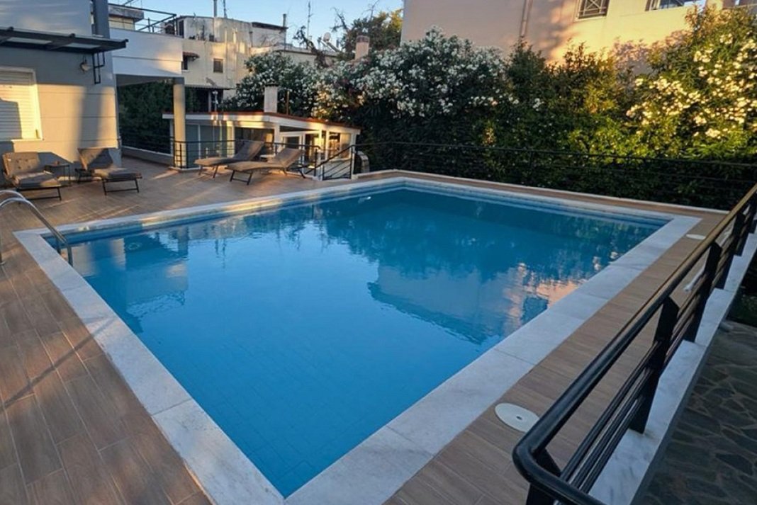 Μεγάλο κύκλωμα φοροδιαφυγής: Δήλωνε άστεγη και έμενε σε βίλα 280 τ.μ. με πισίνα!