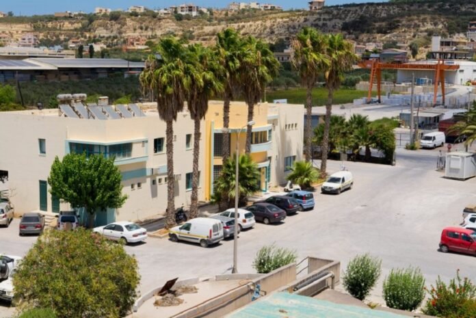 Αποκατάσταση βλάβης στη μεγάλη γεώτρηση των Βασιλειών από τη ΔΕΥΑΗ
