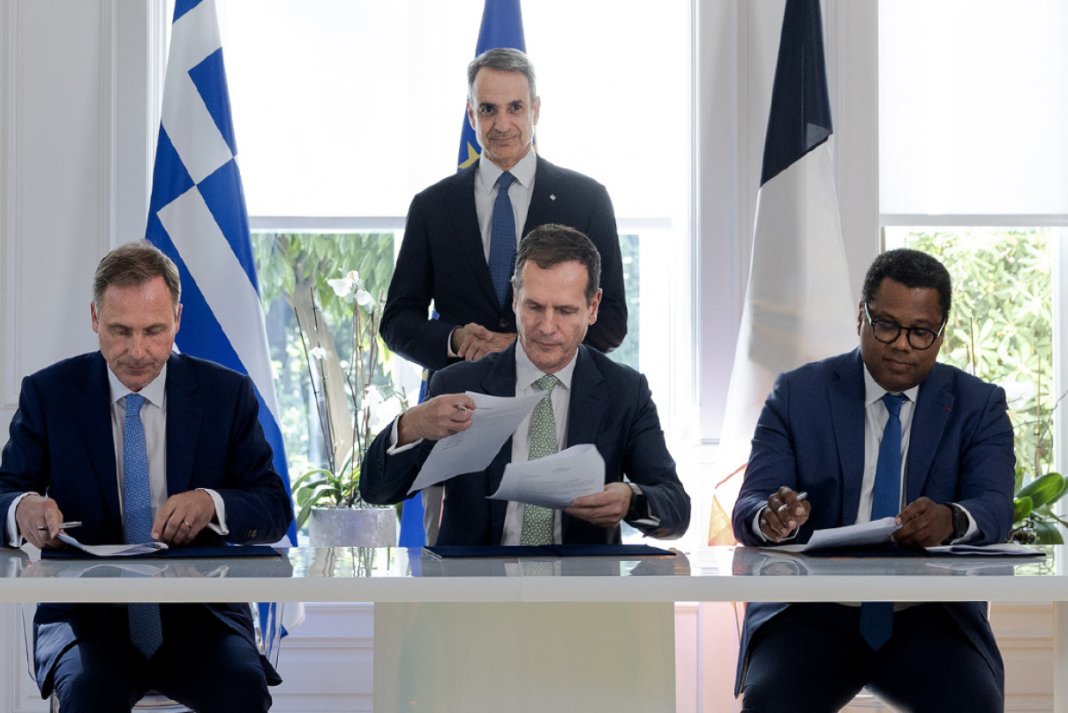 Έπεσαν οι υπογραφές για την ηλεκτρική διασύνδεση Ελλάδας – Κύπρου: H σημασία της συμφωνίας