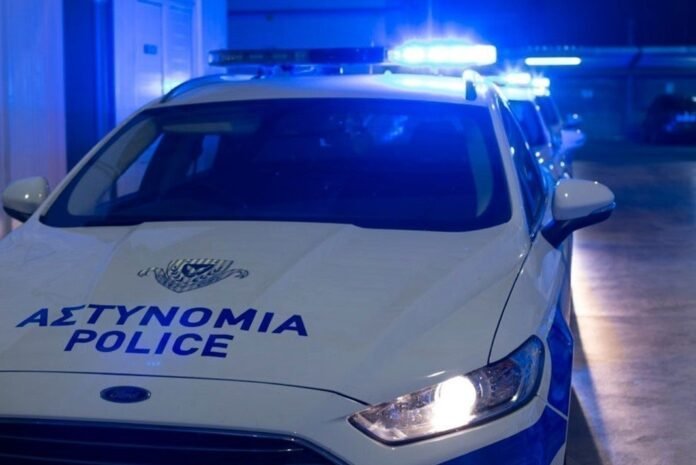 Επιχείρηση στο Γιόφυρο για αυτοκίνητο που βρέθηκε σε δύσβατο σημείο