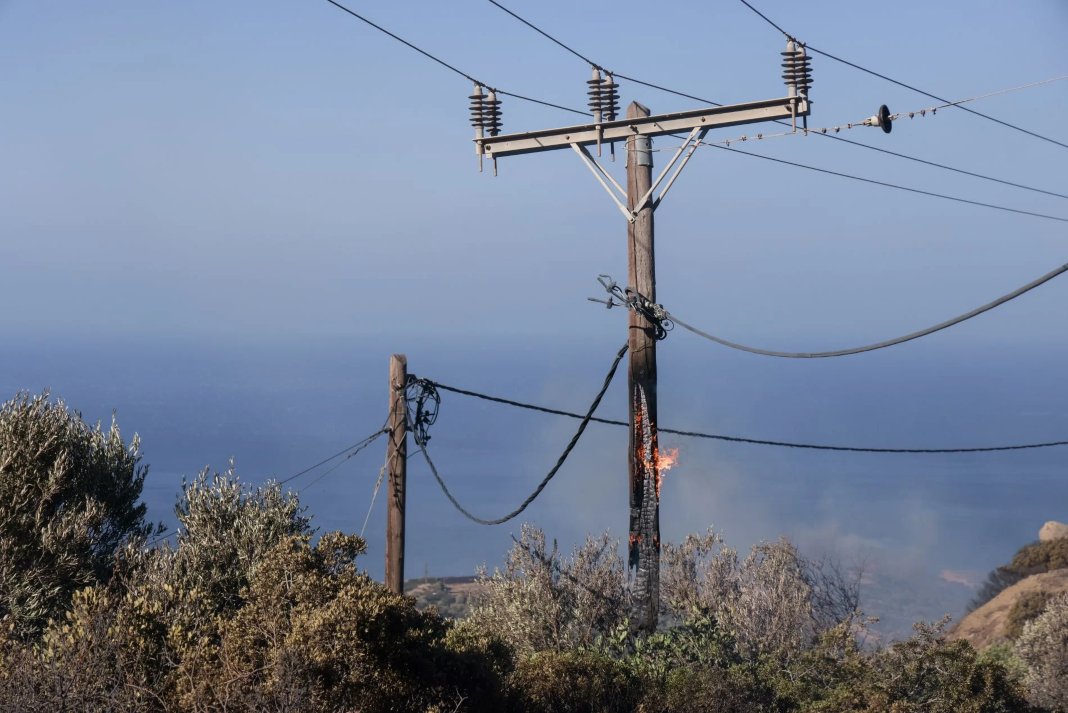 Έρευνα για τη φωτιά της 1ης Αυγούστου στα Σφακιά – Συνελήφθη προϊστάμενος του ΔΕΔΔΗΕ
