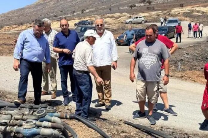 Αυτοψία Πλακιωτάκη στις πυρόπληκτες περιοχές του Αθερινόλακκου – Αίτημα να κηρυχθεί η περιοχή σε κατάσταση έκτακτης ανάγκης