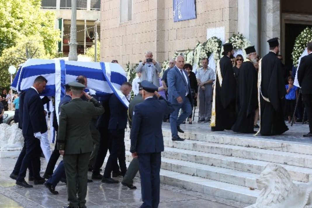 Το τελευταίο αντίο στον Γιάννη Βαρβιτσιώτη