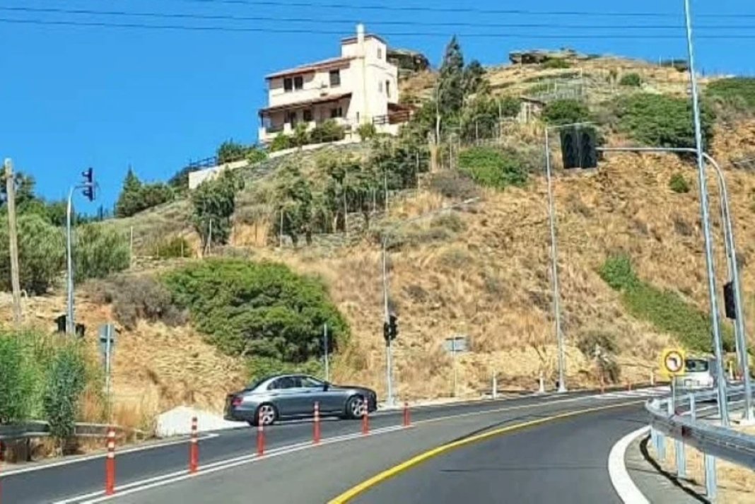 Θετική η τοποθέτηση σηματοδοτών, αλλά οι κίνδυνοι στον κόμβο της Λυγαριάς παραμένουν