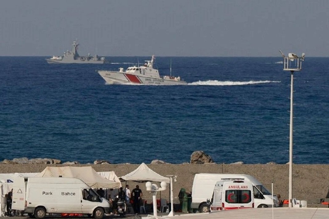 Κύπρος: Τουλάχιστον 7 νεκροί από το ναυάγιο πλοίου στα ανοικτά της Κερύνειας