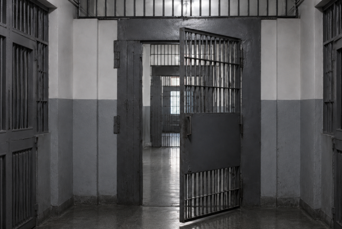 Νεκρός 27χρονος στα Χανιά – Εντοπίστηκε χωρίς τις αισθήσεις του στα κρατητήρια