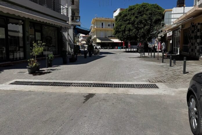 Ολοκληρώνεται η ανάπλαση της πλατείας Ελευθέρνης στα Καμίνια