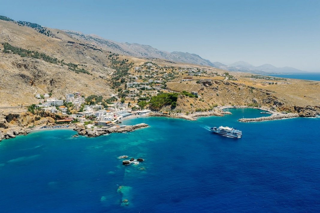 «Νέα χρηματοδότηση 510.000 ευρώ για έργα αναπλάσεων, αναβάθμισης δημοτικών κτιρίων και προσβασιμότητας στον Δήμο Σφακίων»