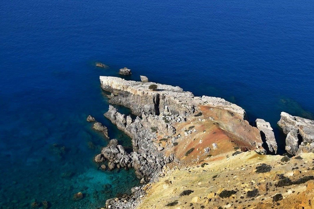 sidiropetra ekei opou ena