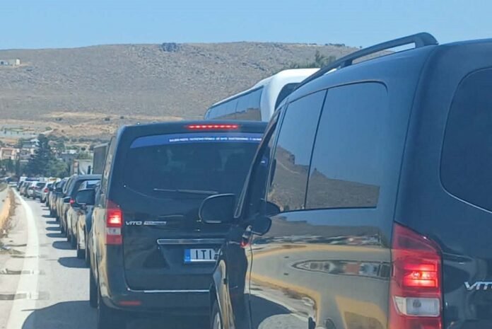 Ουρές... χιλιομέτρων στον ΒΟΑΚ, λόγω ατυχήματος...