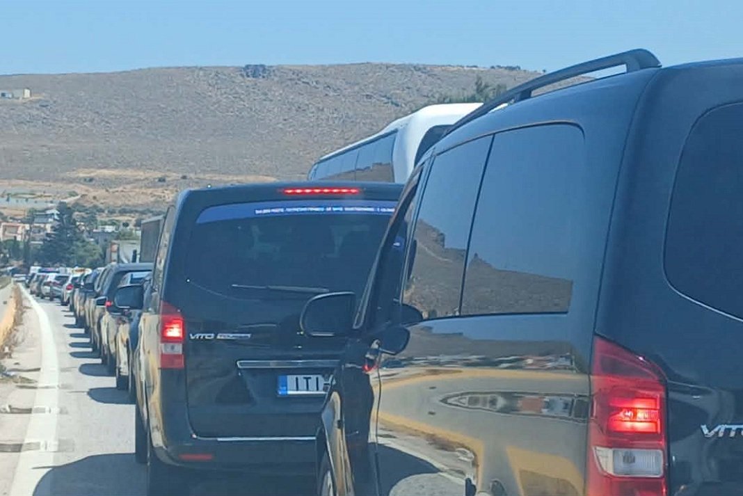 Ουρές... χιλιομέτρων στον ΒΟΑΚ, λόγω ατυχήματος...