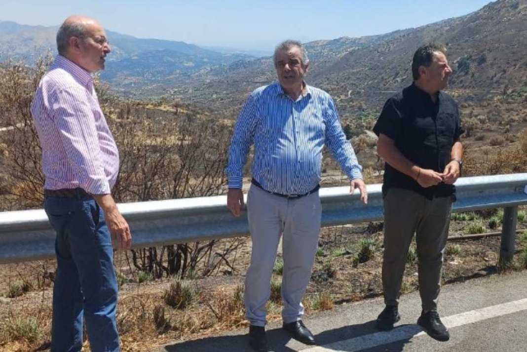 Στον πυρόπληκτο Δήμο Αγίου Βασιλείου ο Κωστής Χατζηδάκης – Ενισχύσεις για οδικούς άξονες και αγροτική οδοποιία