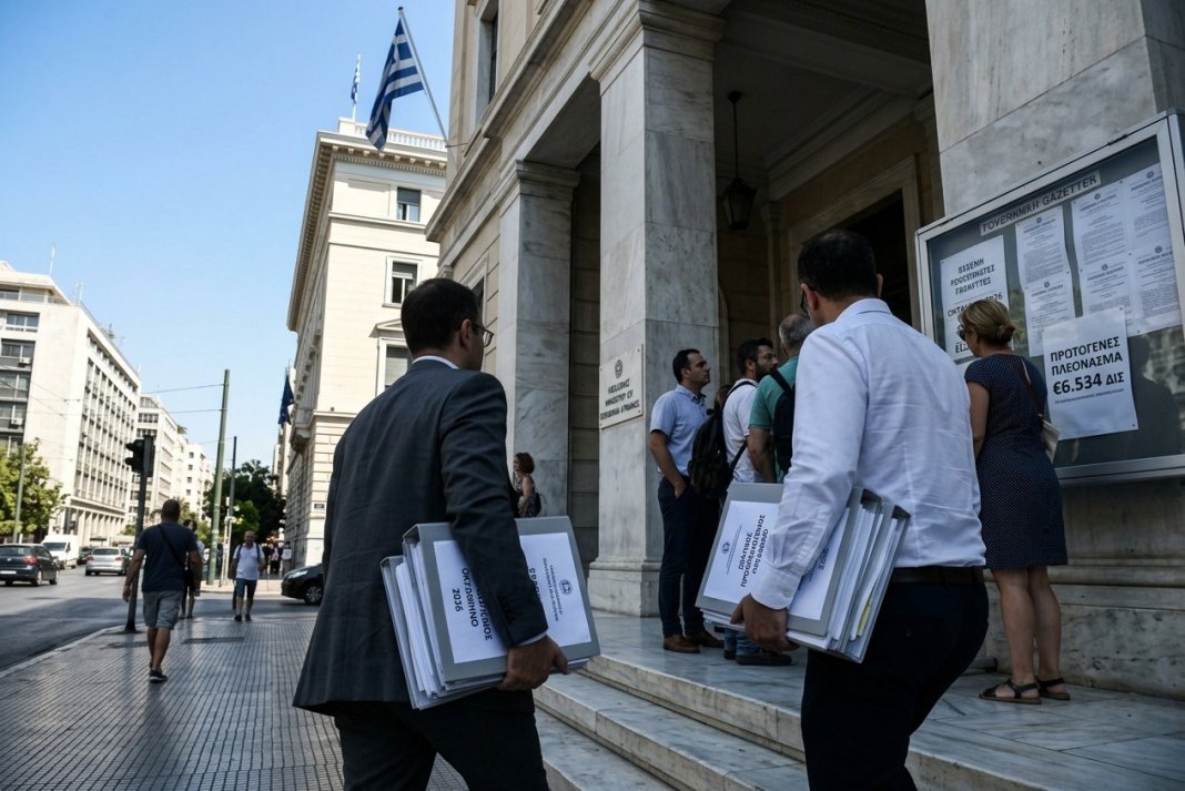 Κρατικός προϋπολογισμός: έλλειμμα 475 εκατ. ευρώ και πρωτογενές πλεόνασμα 6,534 δισ. στο οκτάμηνο