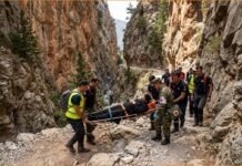 Μοναχός μεταφέρθηκε από το φαράγγι της Σαμαριάς μετά από λιποθυμία