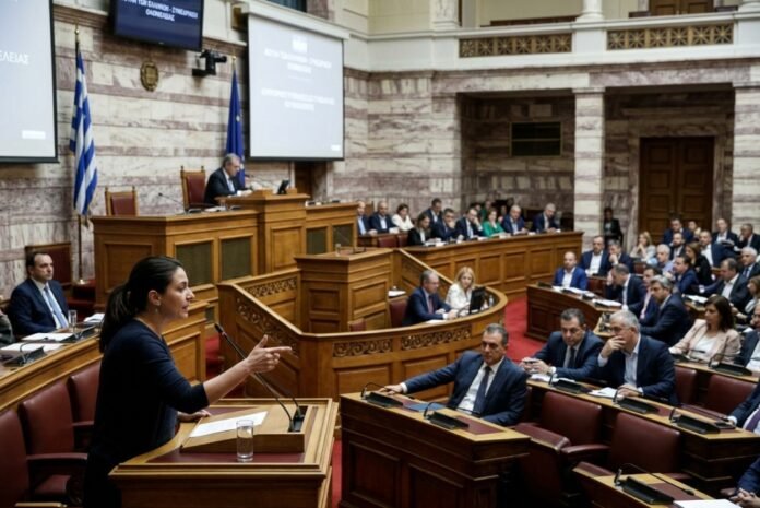 Σφοδρή αντιπαράθεση στη Βουλή για το άρθρο 74 του νομοσχεδίου αλιείας