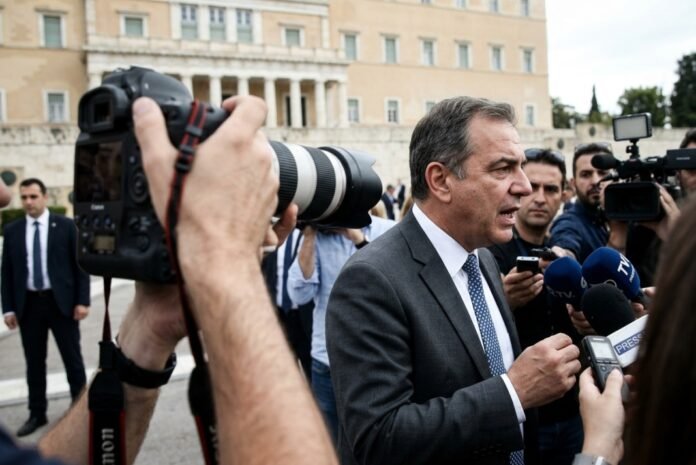 Πολιτική σύγκρουση ΠΑΣΟΚ και Θάνου Πλεύρη για την υπόθεση Μαζωνάκη