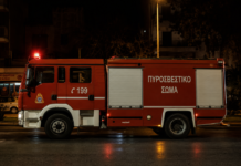Φωτιά σε κατάστημα στην Παραλιακή – Άμεση επέμβαση της Πυροσβεστικής